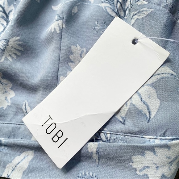 Tobi New With Tags Floral Short Sleeve Wrap Crop Top - Picture 9 of 9